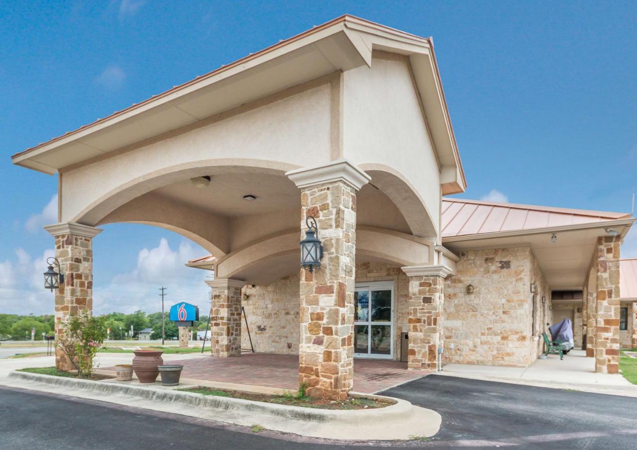 Motel 6 Floresville Extérieur photo