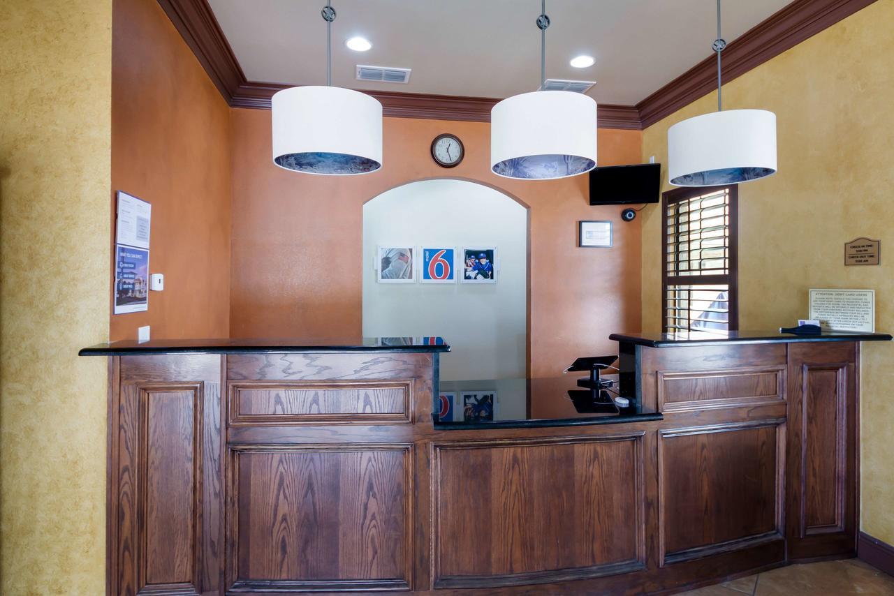 Motel 6 Floresville Extérieur photo