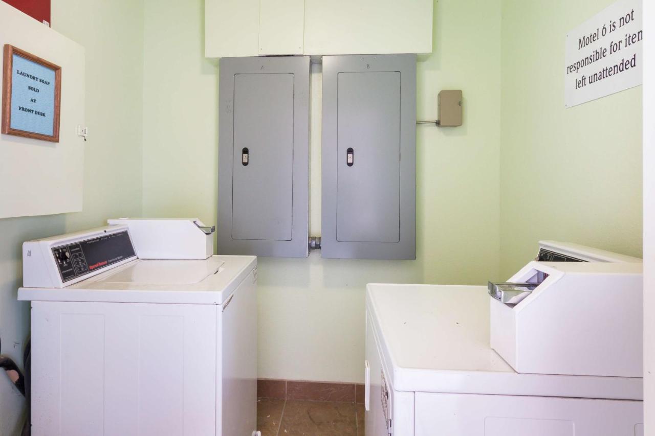 Motel 6 Floresville Extérieur photo